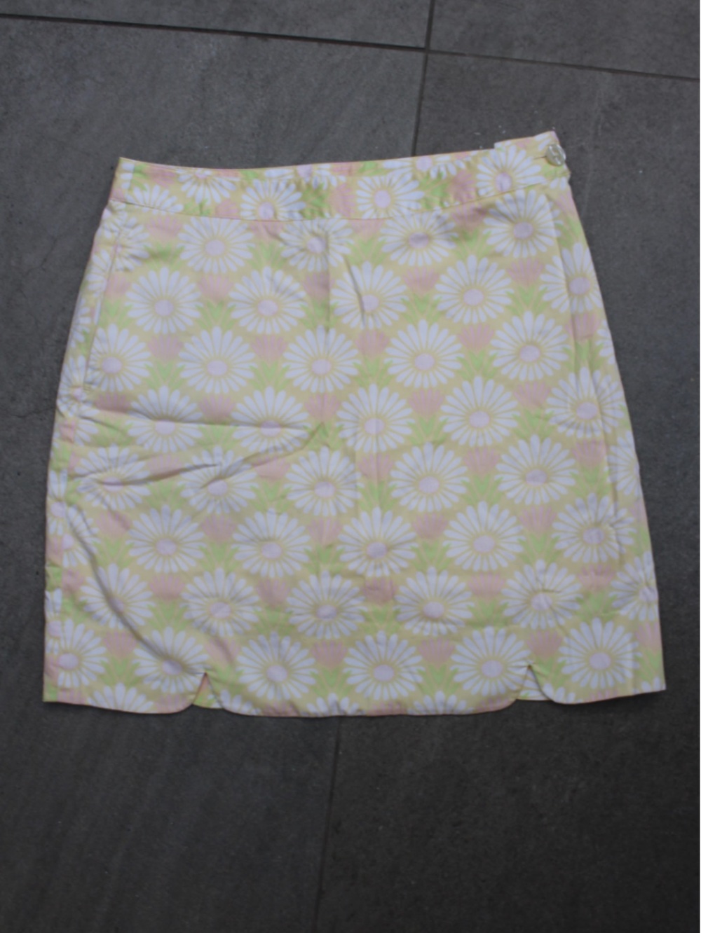 EP Pro size 2 golfing Floral Daisy Print Pencil Skirt in Pastel Yellow and Pink